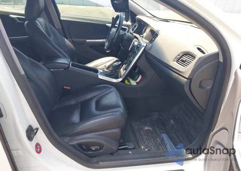 2013 Volvo S60 T5/T5 Platinum/T5 Premier/T5 Premier Plus z USA, uszkodzony, nr VIN YV1612FH4D2233304